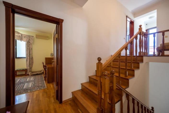 Image No.15-4 Bed House for sale