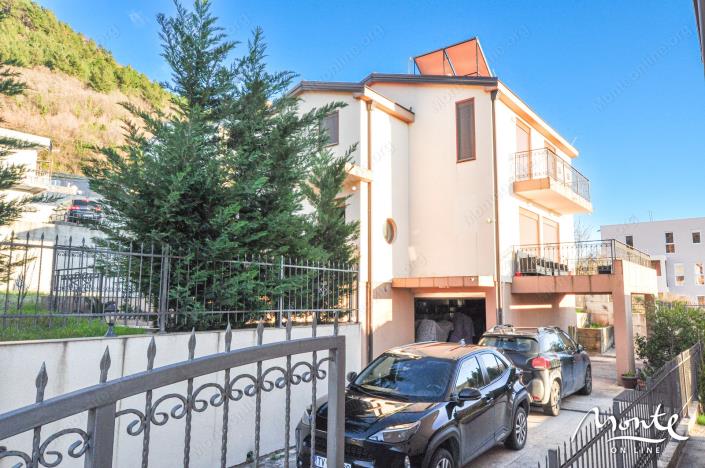 Image No.4-3 Bed House for sale