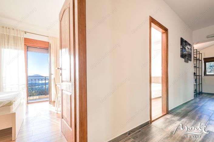 Image No.26-3 Bed House for sale