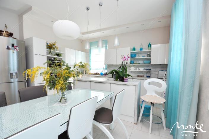 Image No.10-4 Bed Villa for sale