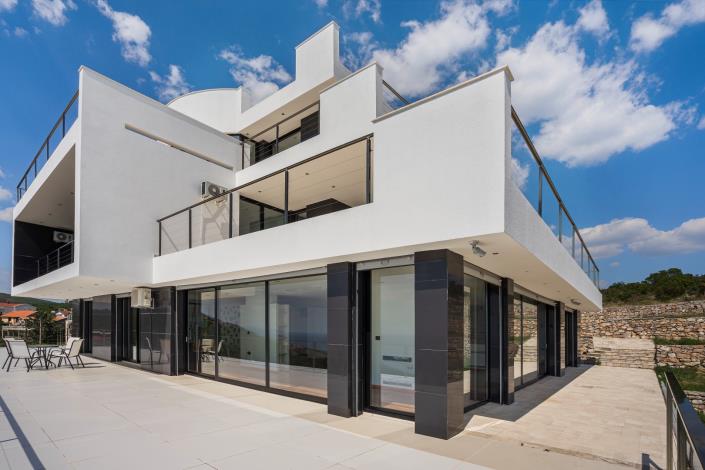 Image No.5-7 Bed Villa for sale