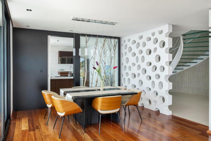 Image No.10-7 Bed Villa for sale