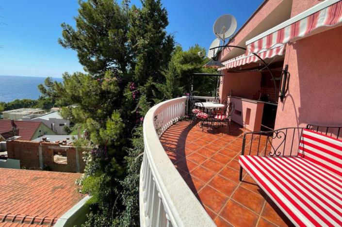 Image No.9-4 Bed House for sale