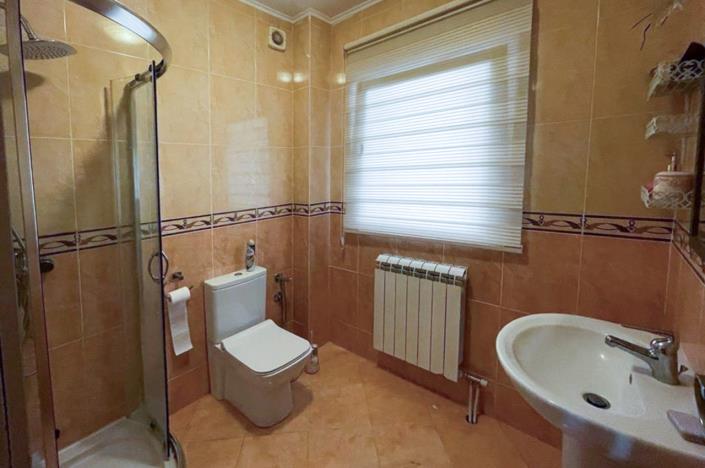 Image No.10-4 Bed House for sale