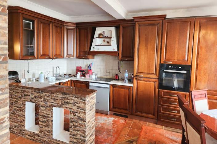 Image No.20-4 Bed House for sale