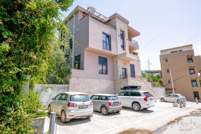 Image No.27-3 Bed Flat for sale