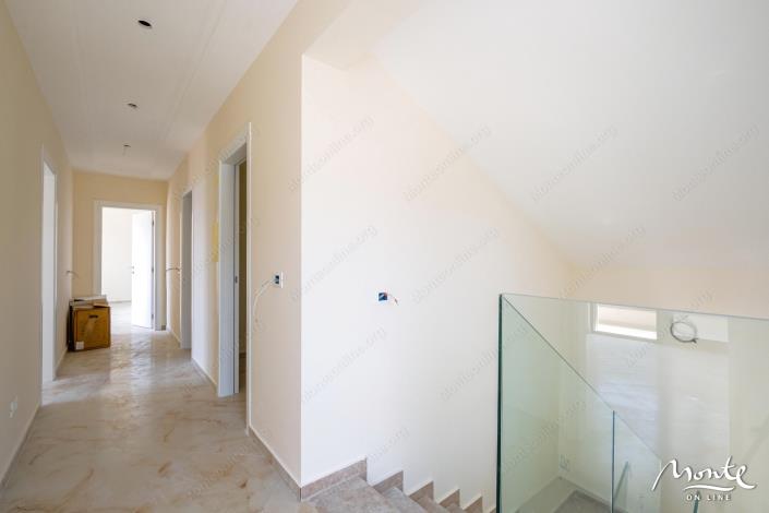 Image No.12-4 Bed Villa for sale