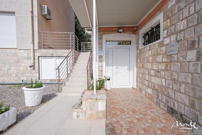 Image No.17-33 Bed Hotel for sale