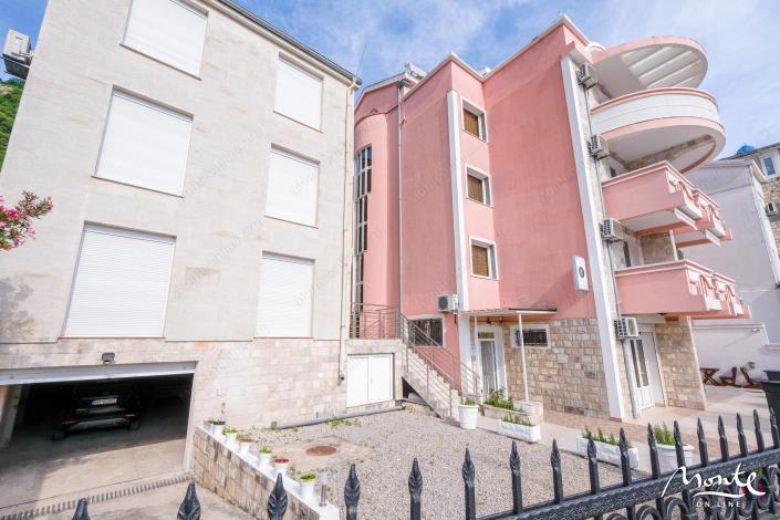 Image No.3-33 Bed Hotel for sale