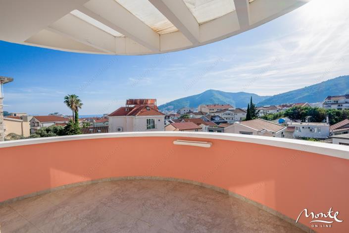 Image No.30-33 Bed Hotel for sale