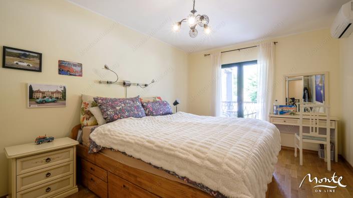 Image No.14-4 Bed Townhouse for sale