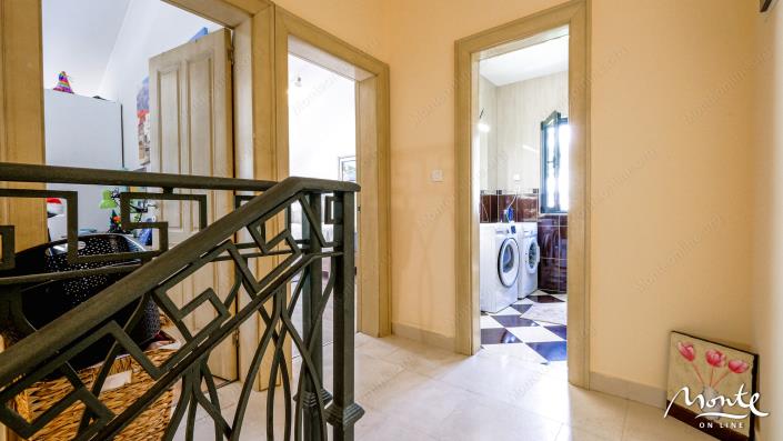 Image No.16-4 Bed Townhouse for sale