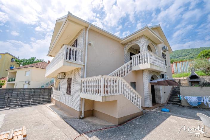 Image No.2-5 Bed House for sale