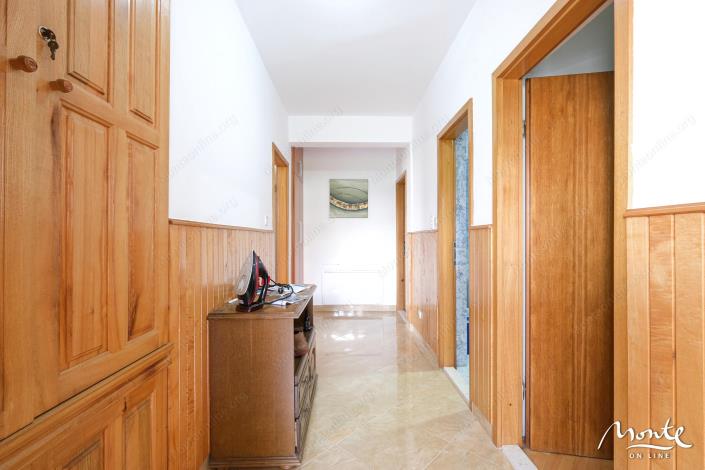 Image No.8-5 Bed House for sale