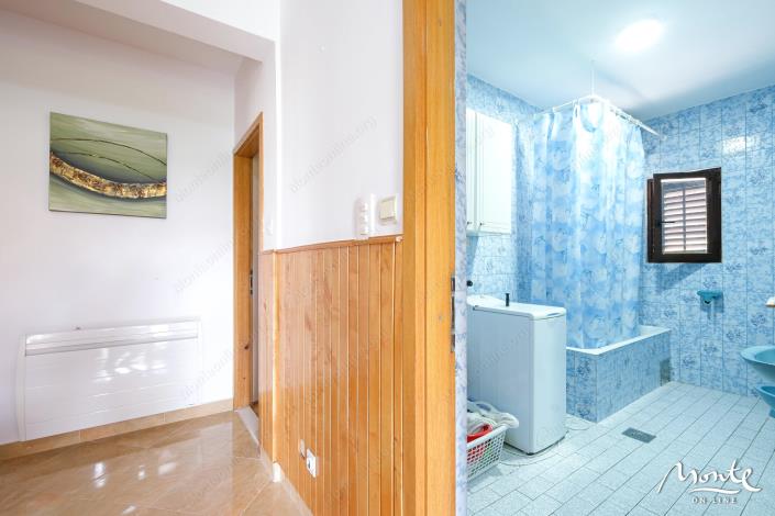 Image No.9-5 Bed House for sale