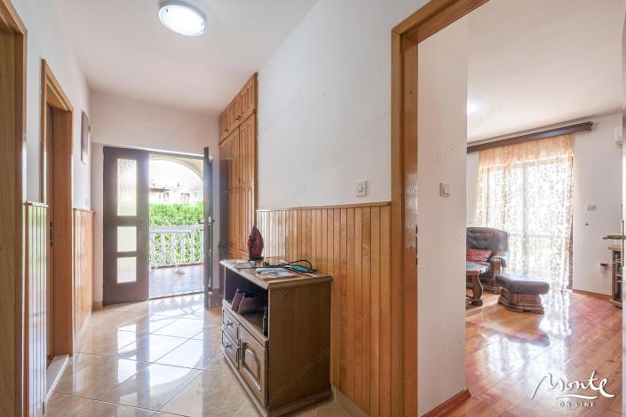 Image No.12-5 Bed House for sale