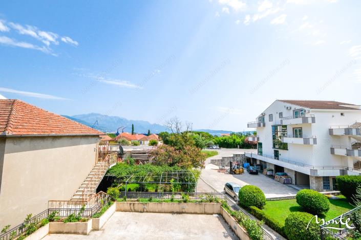 Image No.25-5 Bed House for sale