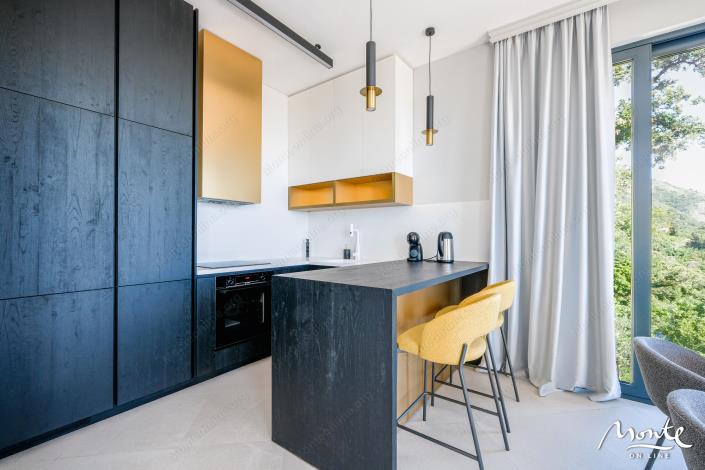 Image No.14-4 Bed Townhouse for sale