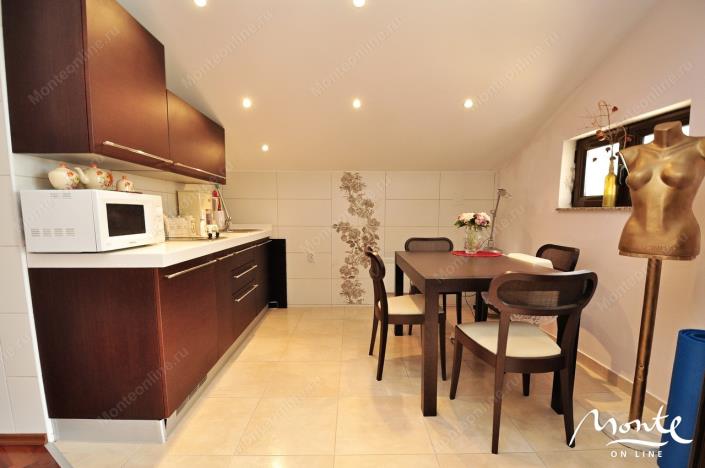 Image No.16-5 Bed House for sale