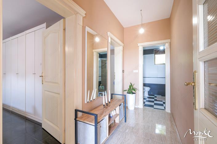 Image No.19-4 Bed House for sale