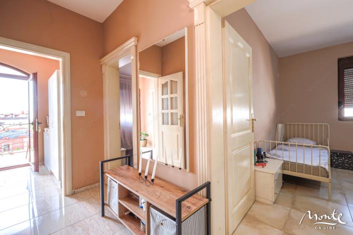 Image No.27-4 Bed House for sale