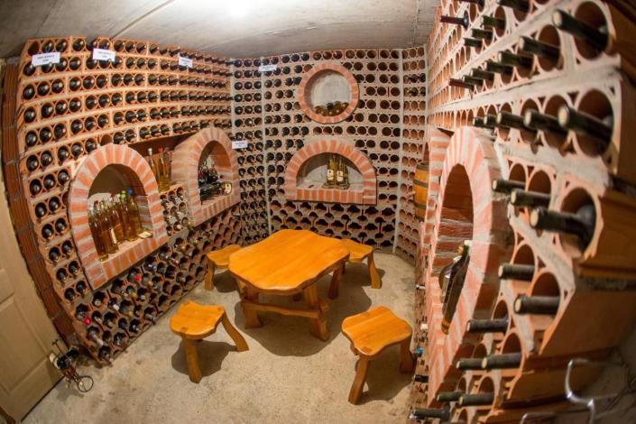 Image No.19-15 Bed Hotel for sale