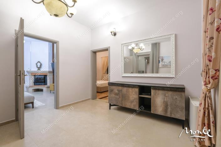 Image No.6-5 Bed House for sale