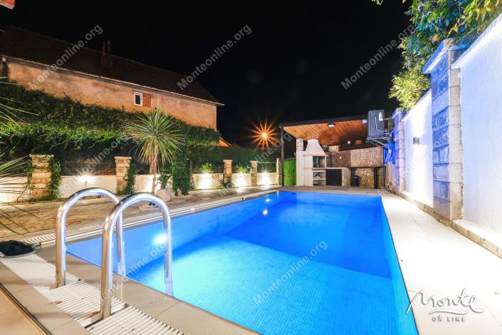 Image No.2-5 Bed House for sale