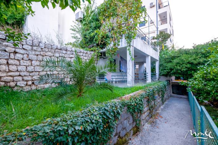 Image No.5-6 Bed House for sale