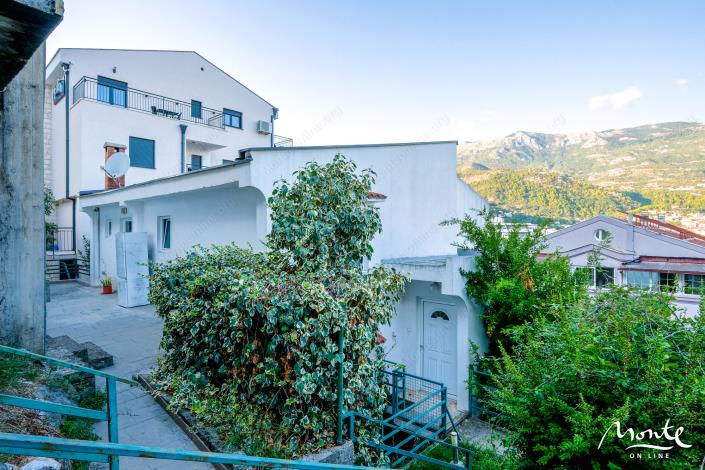 Image No.12-6 Bed House for sale