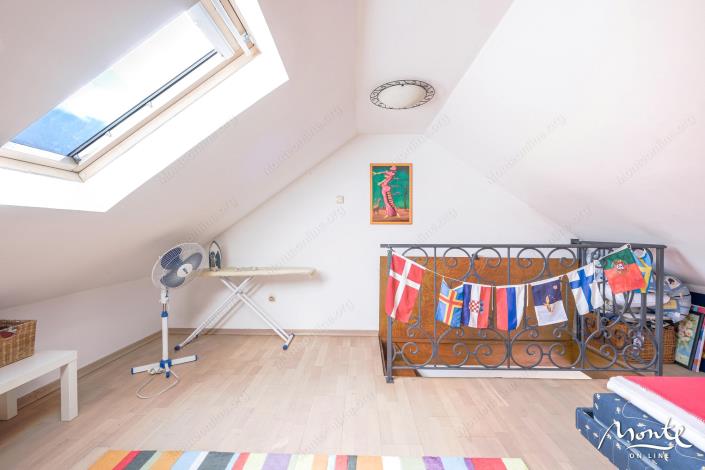 Image No.30-3 Bed Townhouse for sale