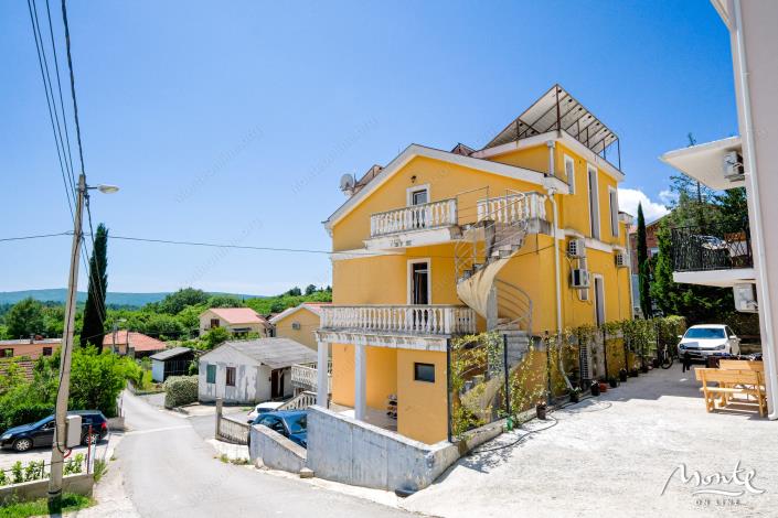 Image No.3-6 Bed House for sale