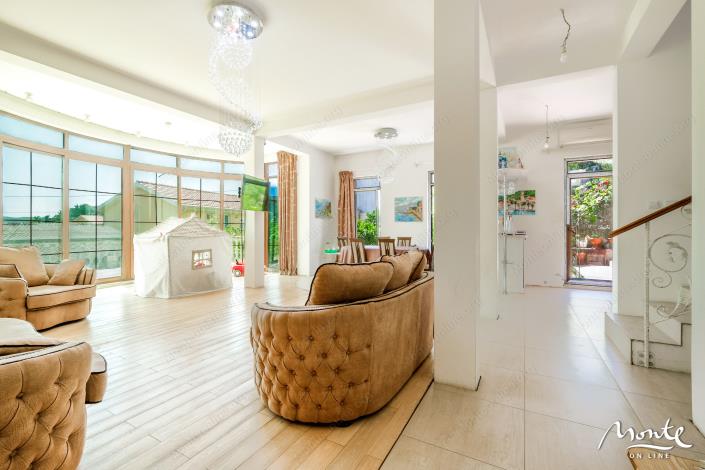 Image No.10-6 Bed House for sale