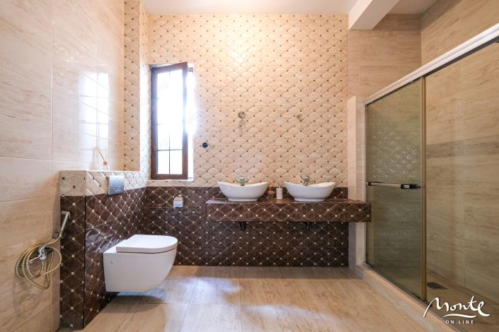 Image No.26-6 Bed House for sale