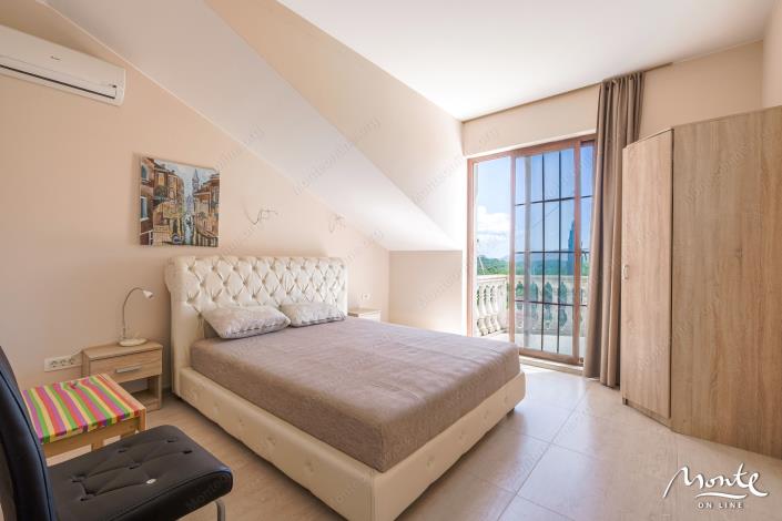 Image No.38-6 Bed House for sale