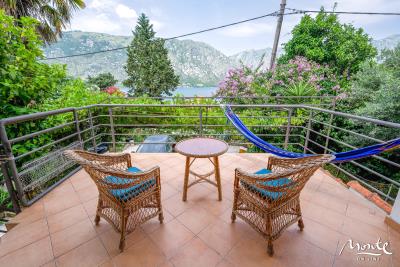 4 Bed Cottage for sale