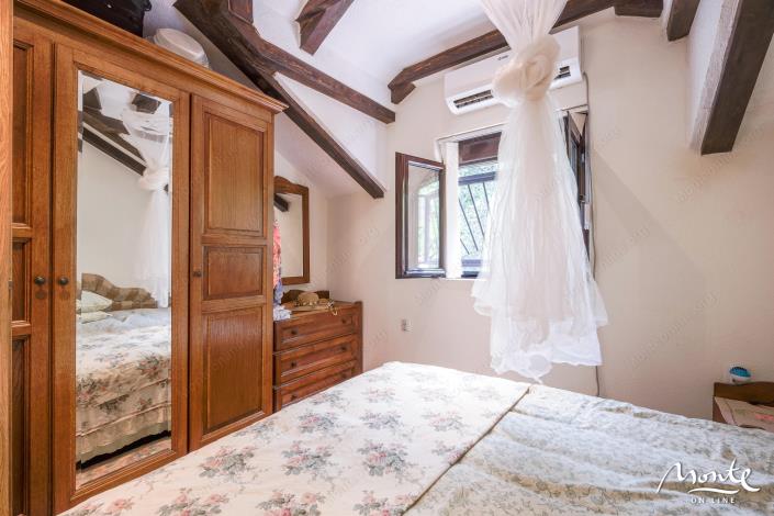 Image No.13-4 Bed Cottage for sale