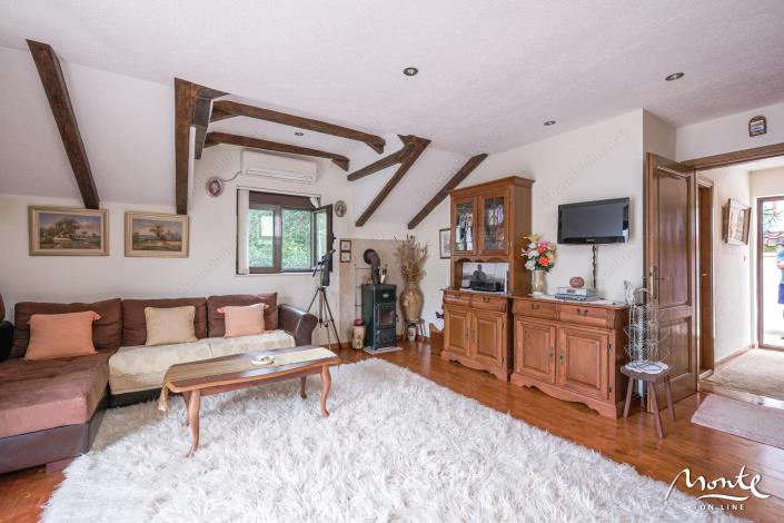 Image No.18-4 Bed Cottage for sale