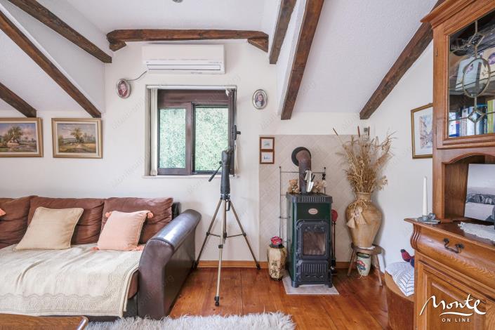 Image No.19-4 Bed Cottage for sale