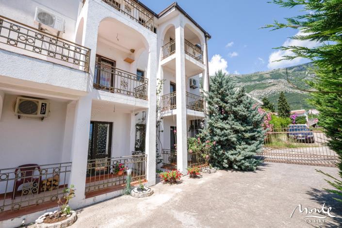 Image No.7-6 Bed House for sale