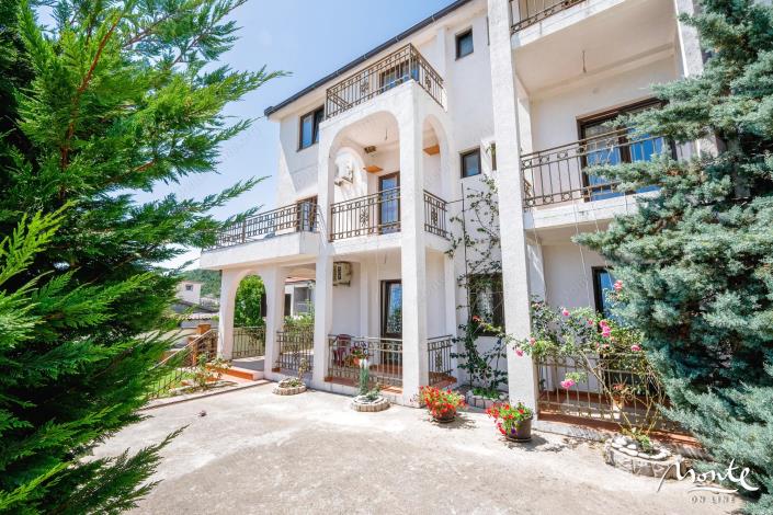 Image No.10-6 Bed House for sale