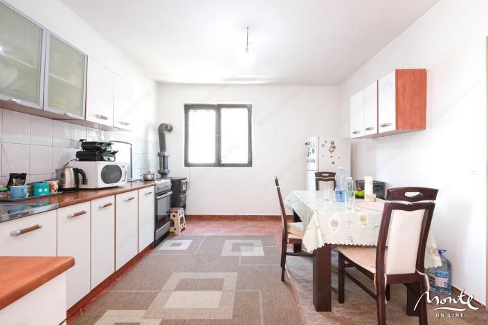 Image No.25-6 Bed House for sale