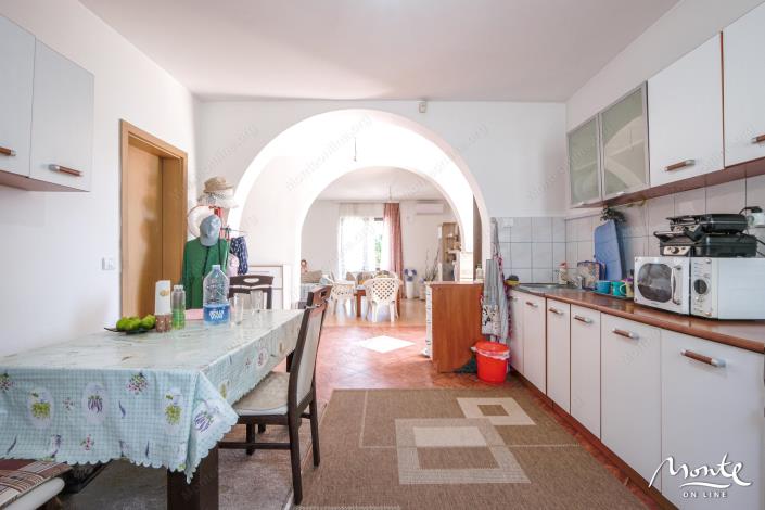 Image No.26-6 Bed House for sale