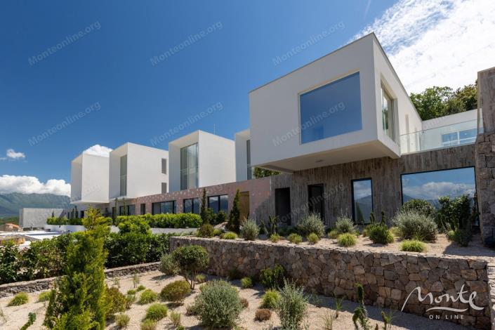 Image No.1-5 Bed Villa for sale