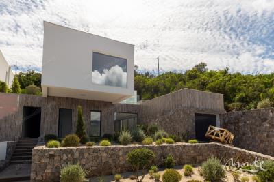 sovremennaya-villa-s-panoramnym-vidom-na-more-v-krashichi_02