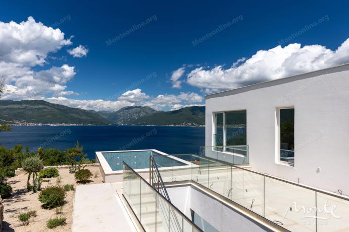 Image No.10-5 Bed Villa for sale