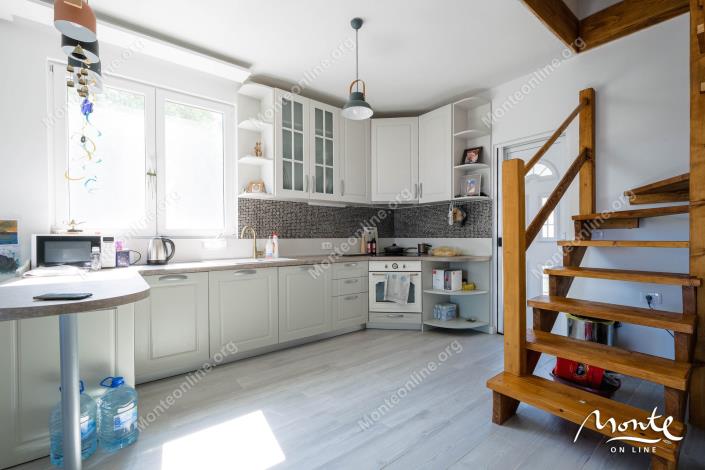 Image No.8-3 Bed House for sale