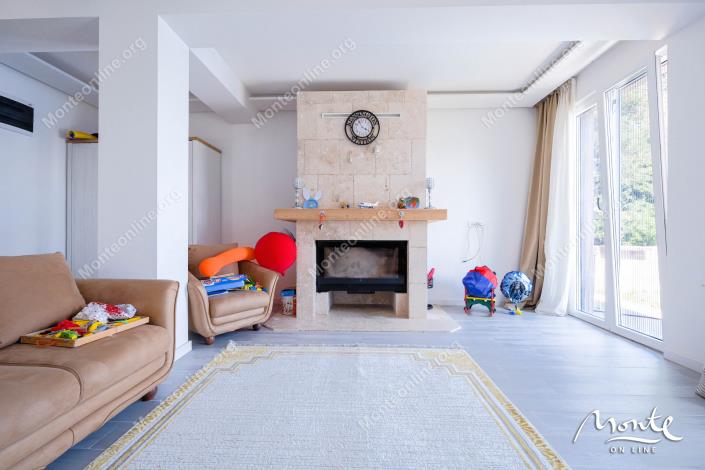 Image No.12-3 Bed House for sale