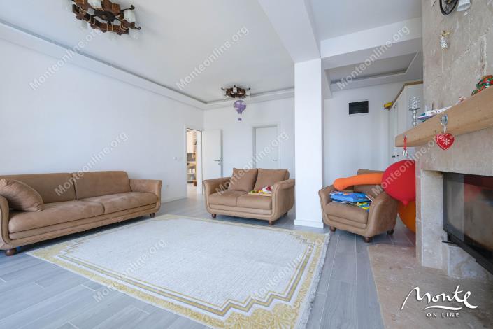 Image No.13-3 Bed House for sale