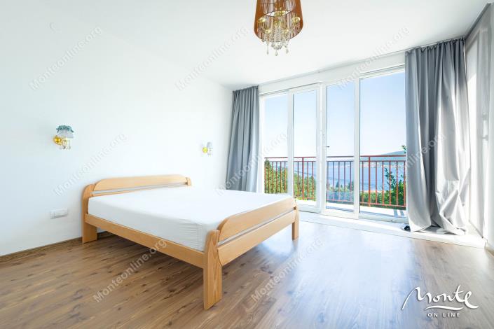 Image No.17-3 Bed House for sale